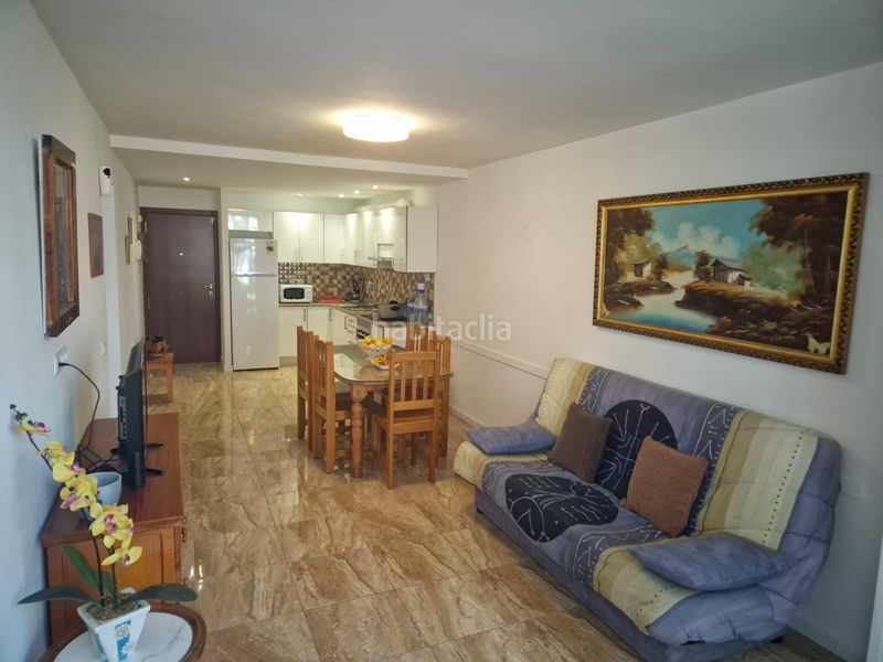Foto b5eeaf2c-ee70-49ac-9d05-3636696d3c1b. Piso en Corralejo Oliva (La)