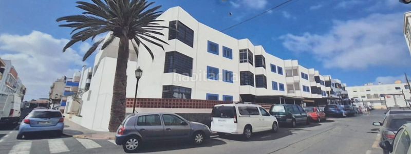 Foto f645c4fb-94b7-4c19-b0e9-db793818bb5c. Piso en Corralejo Oliva (La)