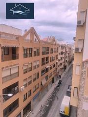 Appartement à Mercado. Piso en venta alicante zxona centro - mercado