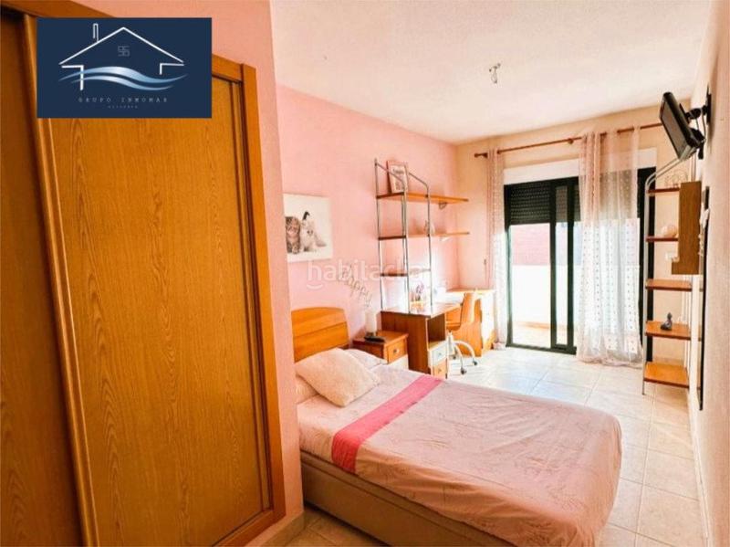 Foto b87165bd-61a4-4bba-b89a-c0b7fa8bd198. Chalet  en venta en Centro San Juan de Alicante