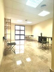 Rent Office space in Carrer navas 50. Oficina en alquiler en pleno centro de alicante