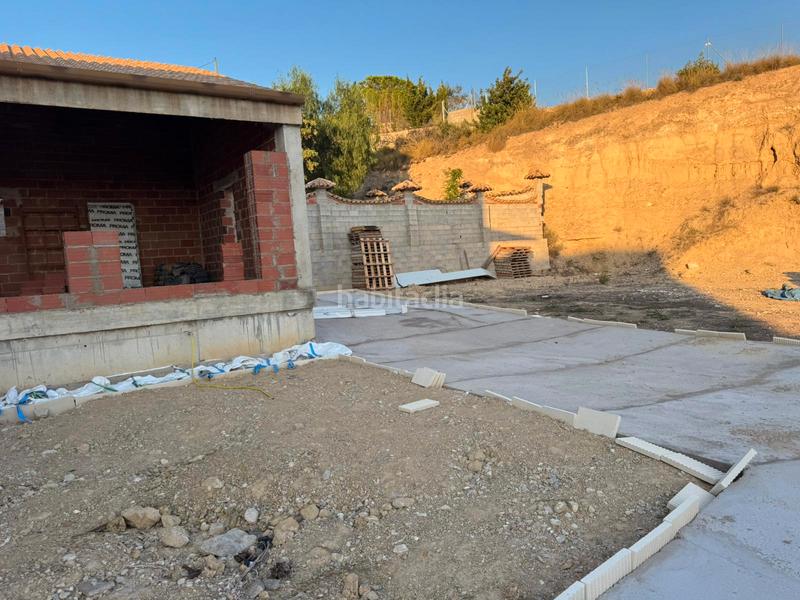 Foto b42df914-d68b-4eff-a3a5-824fcb2e9375. Chalet  indepndiente en venta en alicante - en Busot