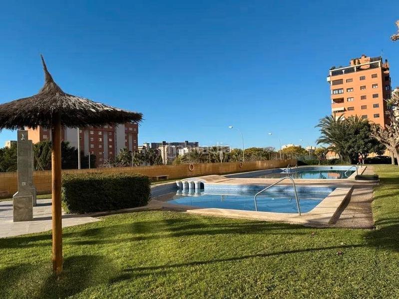 Foto c5786617-3bcd-47a5-85d5-75f3f89ec83d. Appartamento ?? **exclusivo piso en cabo de las huertas - a solo 300m del mar** in Alicante