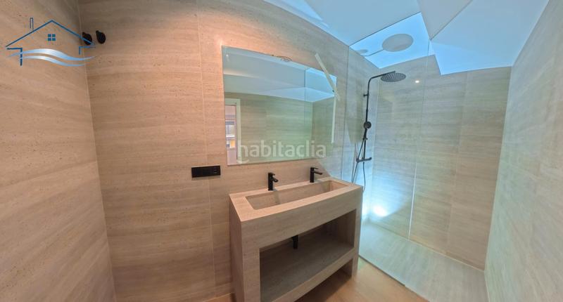 Foto b9e5bc7d-1a3e-4b2f-b25e-dd35b456b3eb. Pis amb calefacció a Barrio del Centro Alicante