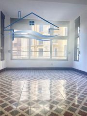 Location Appartement  Carrer berenguer de marquina. ?? joya histórica en el corazón de alicante: amplitud y carácter