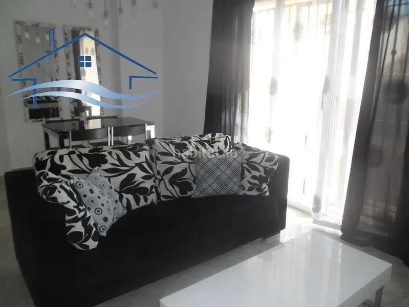 Foto b1d87c96-834d-4c39-a61f-f896e8d33fc1. Casa adossada amb piscina a Bonalba-Cotoveta Mutxamel