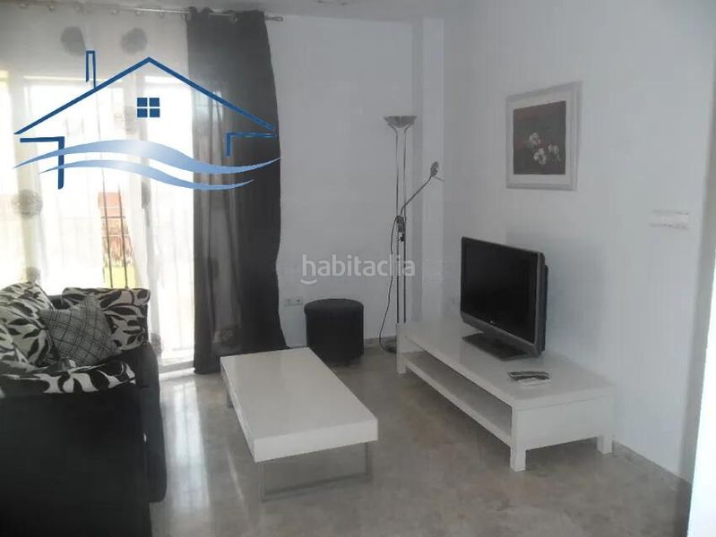 Foto f009ac59-a8c0-4c19-bee9-7a043f9b465a. Casa adossada amb piscina a Bonalba-Cotoveta Mutxamel