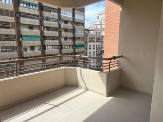Flat  Avenida alfonso el sabio 24. Su nuevo hogar en pleno centro de alicante -