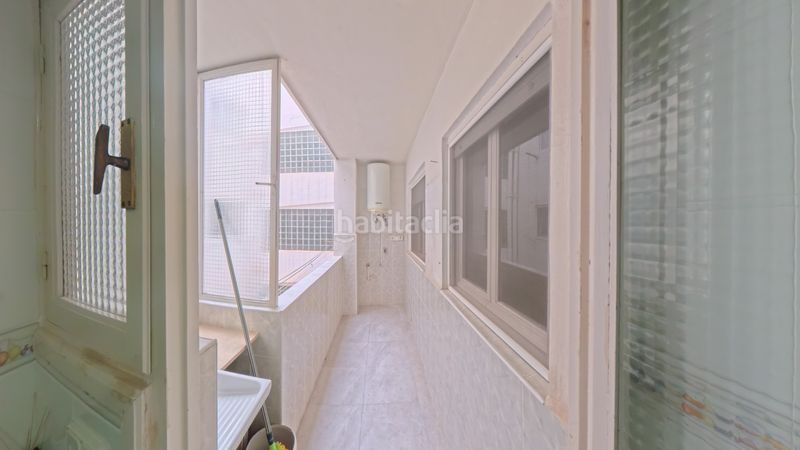Foto 59878f41-3f8e-4ca7-bf2f-fa747d0b4686. Piso en carrer del tucuman 18 piso en venta en pleno centro .- luceros en Alicante