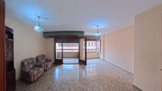 Pis a Carrer del tucuman 18. Piso en venta en pleno centro .- luceros