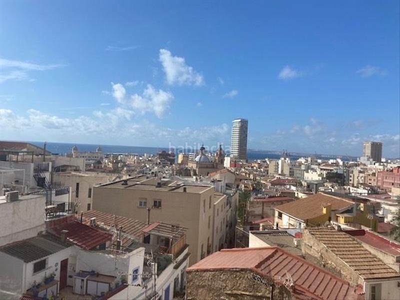 Foto 0a4715d5-cd40-4e3c-8d06-923a391ca8e4. Casa a schiera con riscaldamento in Casco Antiguo - Sta. Cruz - Ayuntamiento Alicante