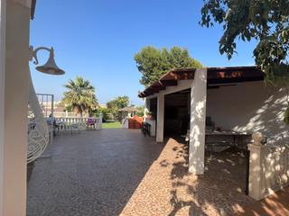 Xalet a Centro. Chalet independiente en venta en centro mutxamiel