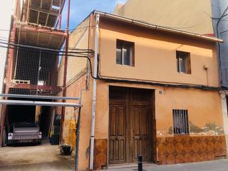 Casa en Albal. Oportunidad única para inversores y familias! casa con gran pote