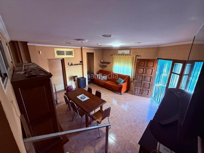 Foto caab4323-d79b-4f48-aaf7-13f889f70824. Xalet amb piscina a Catadau