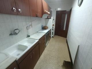 Etagenwohnung in Alfafar. Amplio y central! piso de 4 habitaciones con terraza, junto a la