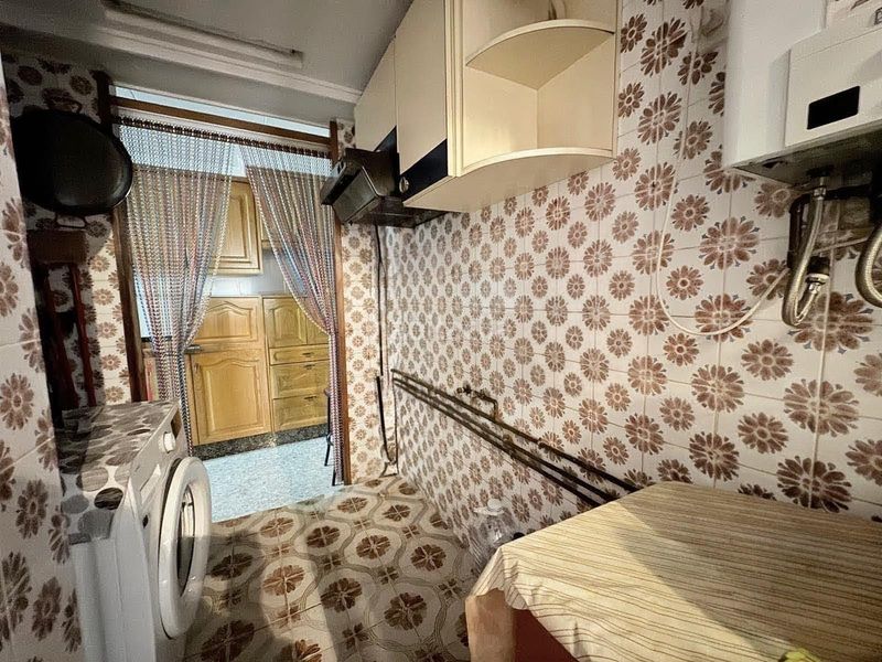 Foto 2c20ad0b-f108-4ce8-9c8b-c12c7d53d3f1. Piso  en Benetússer