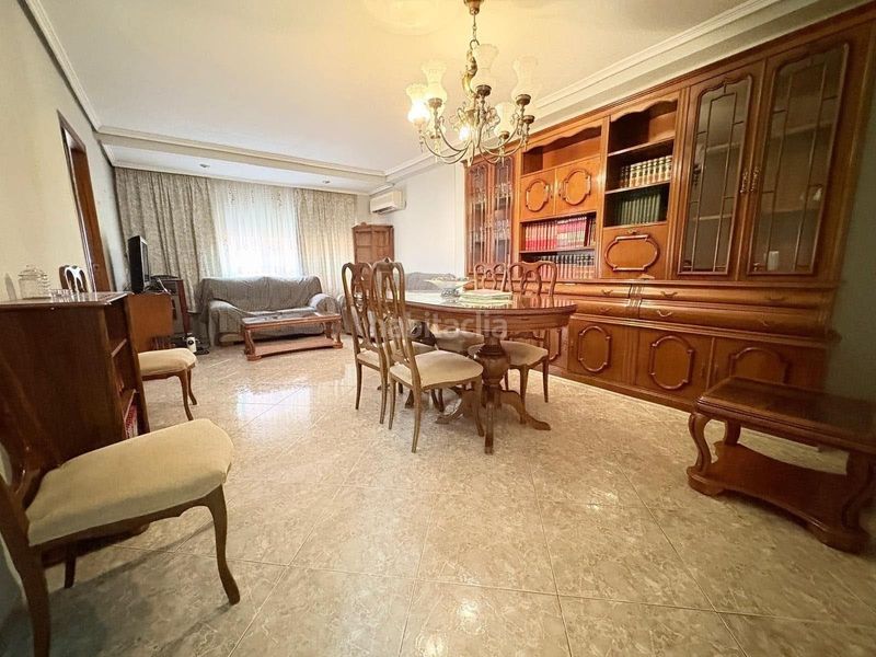 Foto eab8cd04-5a6f-4f98-b792-92018f311cc6. Piso  en Benetússer