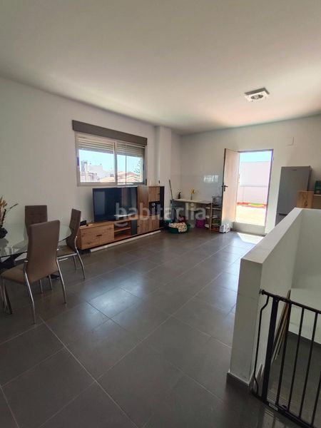 Foto b1061119-b8ac-4290-b7b7-a1d1c0b887fa. Casa amb aparcament a Alginet