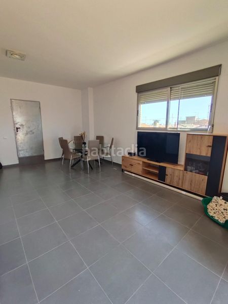 Foto dd79d843-65ac-495a-ae39-c4cf8b8b9b35. Casa amb aparcament a Alginet