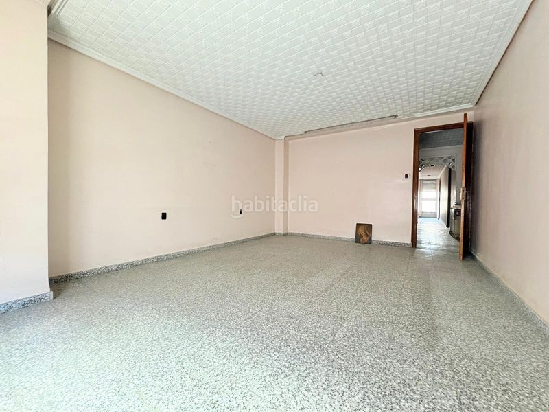 Foto 87831af7-9d81-4e81-9029-e698a2db7fd2. Casa amb aparcament a Alfafar