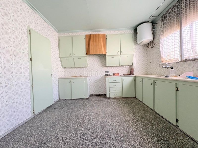 Foto e2aeb316-7b29-4f78-b34f-0160935509f2. Casa amb aparcament a Alfafar