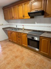 Affitto Appartamento in Catarroja. Piso de alquiler en catarroja 3 habitaciones 2 baños garaje y tr