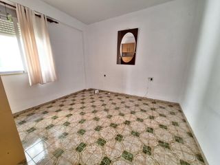 Appartamento in Trinitat. Piso de 3 habitaciones con balcón y muchas posibilidades