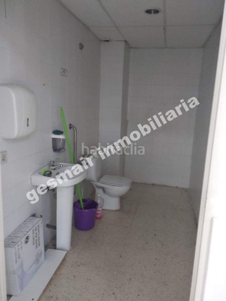 Foto a242109e-2b0a-4e63-b9f6-31f4f0c88d98. Alquiler local comercial en Zona de Plaza de Barcelos Pontevedra