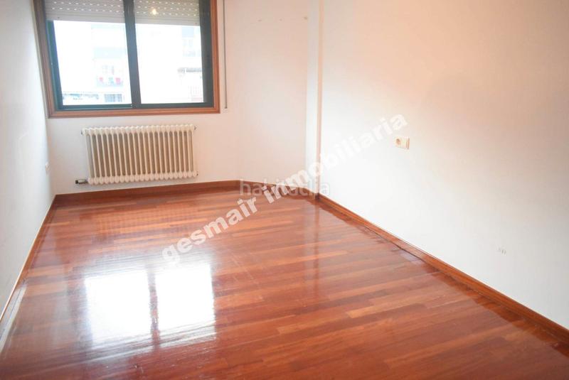 Foto b7e673bd-9934-4510-ad7e-3ed5f962a032. Appartamento con riscaldamento parcheggio in Zona de Plaza de Barcelos Pontevedra