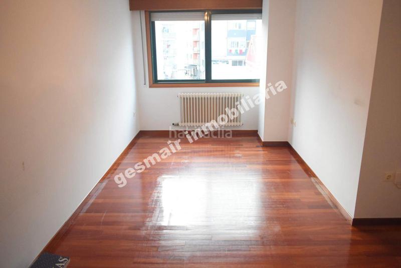 Foto d3b7a898-8021-4904-97f0-ad40d7d7b888. Appartamento con riscaldamento parcheggio in Zona de Plaza de Barcelos Pontevedra