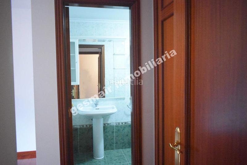 Foto a1155ec9-53d2-4621-be81-3b146773d232. Pis amb calefacció aparcament a Zona de Plaza de Barcelos Pontevedra