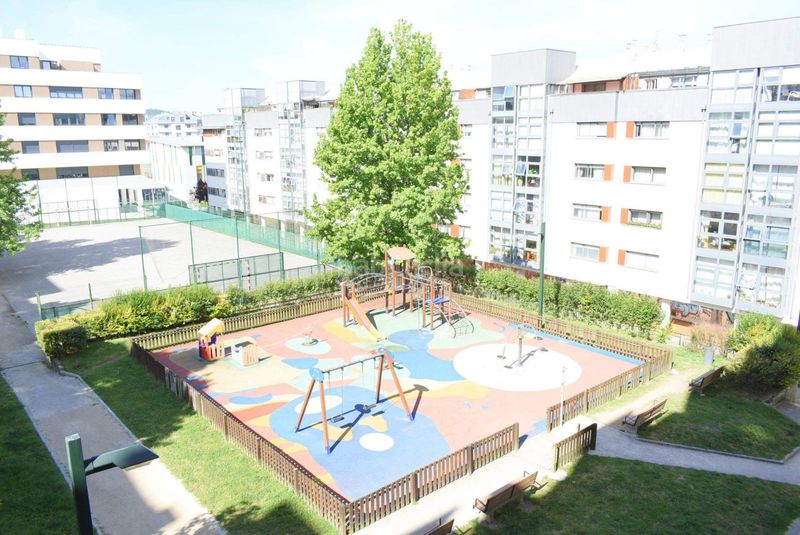 Foto 06b94025-5f21-41ac-8f5f-e07a900ca229. Apartament amb calefacció aparcament a A Parda Pontevedra