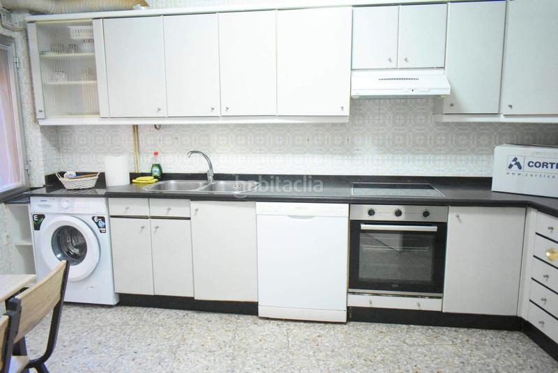 Foto c35ca1fc-1f49-4af0-9157-b59a2dc2db98. Alquiler piso en rúa real 31 en Centro - Echegaray Pontevedra