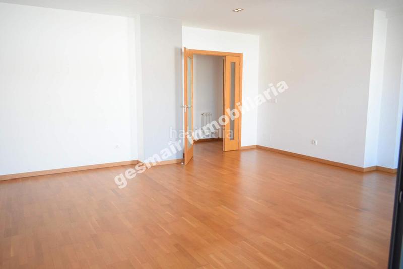 Foto 875fe384-1934-46c7-a93b-e5a576cb97c0. Àtic amb calefacció aparcament a Zona de Plaza de Barcelos Pontevedra