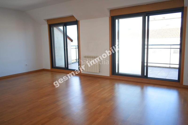 Foto 245a08c9-832b-4f20-a589-1d03e681ecb6. Attique avec chauffage parking dans Zona de Plaza de Barcelos Pontevedra