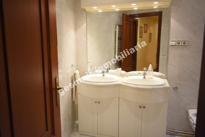Foto e17285bf-503d-4cf5-8e79-796949e22245. Pis amb calefacció a Zona Fernández Labreda Pontevedra