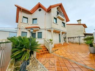 Location Maison  Camiño da ameixeira. Amplia casa en alcabre