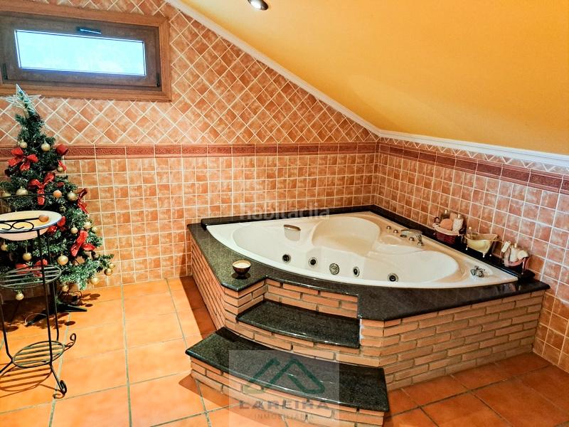 Foto 3ade55ea-4e8d-4d87-9c7d-ba59c8846b5a. Casa  con piscina. en Redondela