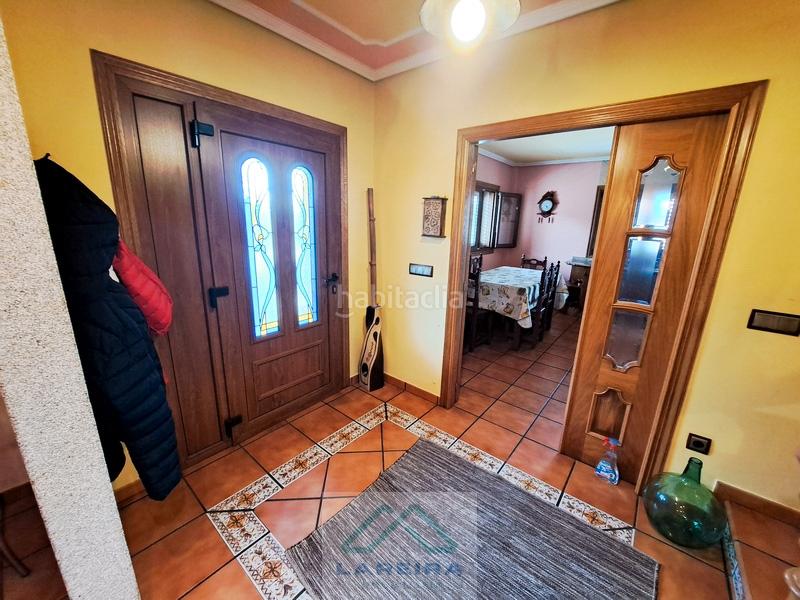 Foto b83f5809-ec03-48a3-ae06-69f9e517afd4. Casa  con piscina. en Redondela