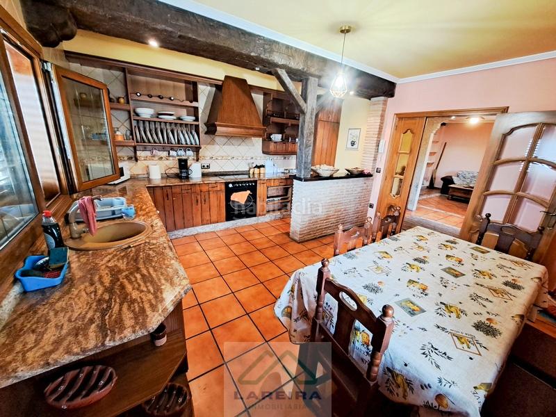 Foto b8a5c738-1561-4cbf-9247-abffdbfb030d. Casa  con piscina. en Redondela