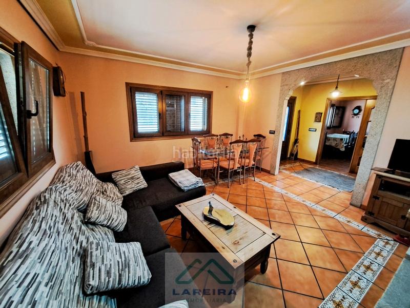 Foto bbd7a215-3858-45e6-b42a-b02d4489f503. Casa  con piscina. en Redondela