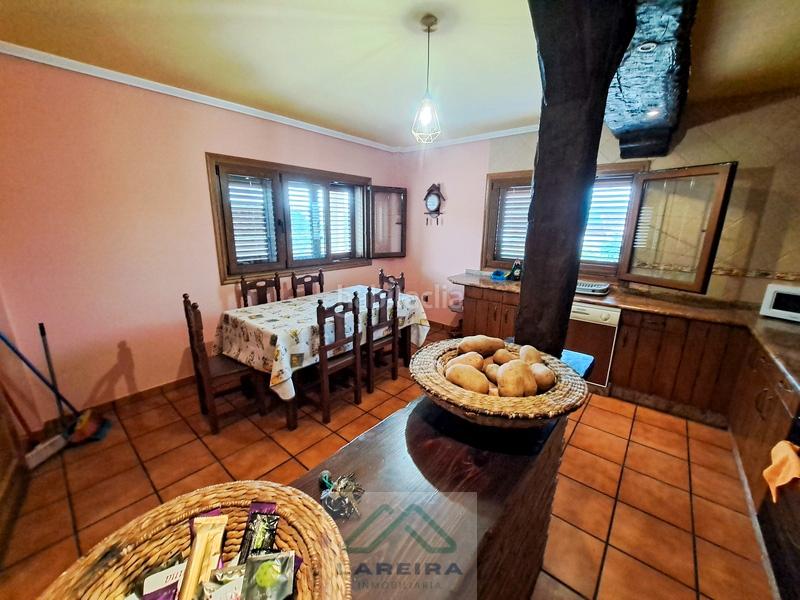 Foto f75c9451-24b5-4fbe-9a38-12a4b162678b. Casa  con piscina. en Redondela