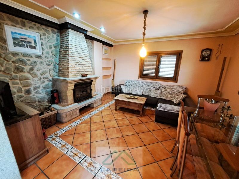 Foto f9173791-eb8b-4e1a-b2d9-3a1b24a5948d. Casa  con piscina. en Redondela
