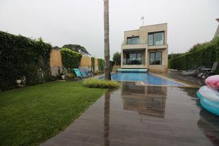 Xalet  Lugar a lanzada. Sanxenxo- a lanzada. chalet a 350m. de a lanzada, con jardín, pi