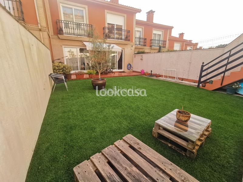 Foto aa0e341c-d703-457d-83b8-0adc62a964cd. Casa adossada amb calefacció aparcament piscina a Sanxenxo
