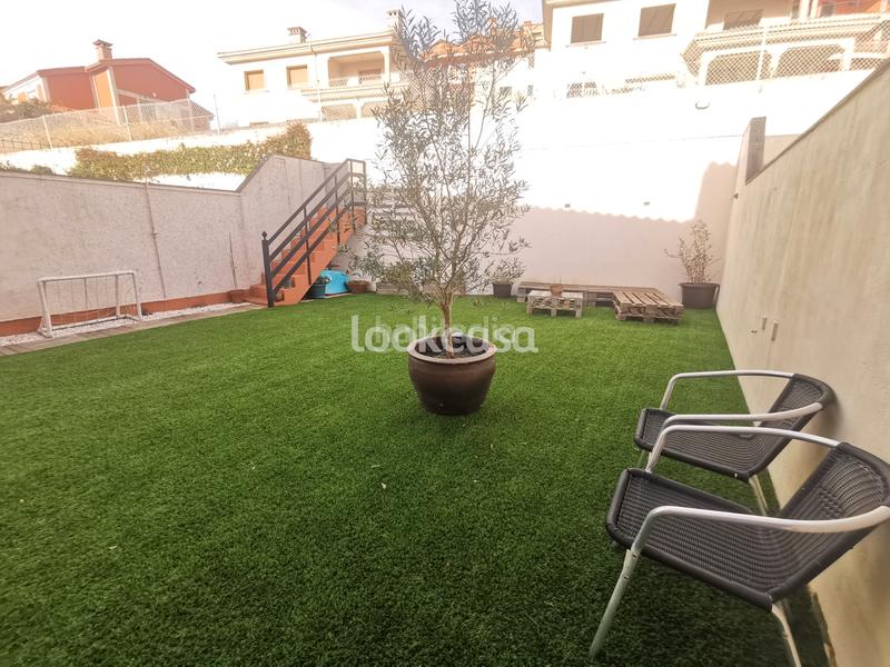 Foto c9ec8054-2df7-49d1-bb3d-5ec4a7cb5ca3. Casa adossada amb calefacció aparcament piscina a Sanxenxo