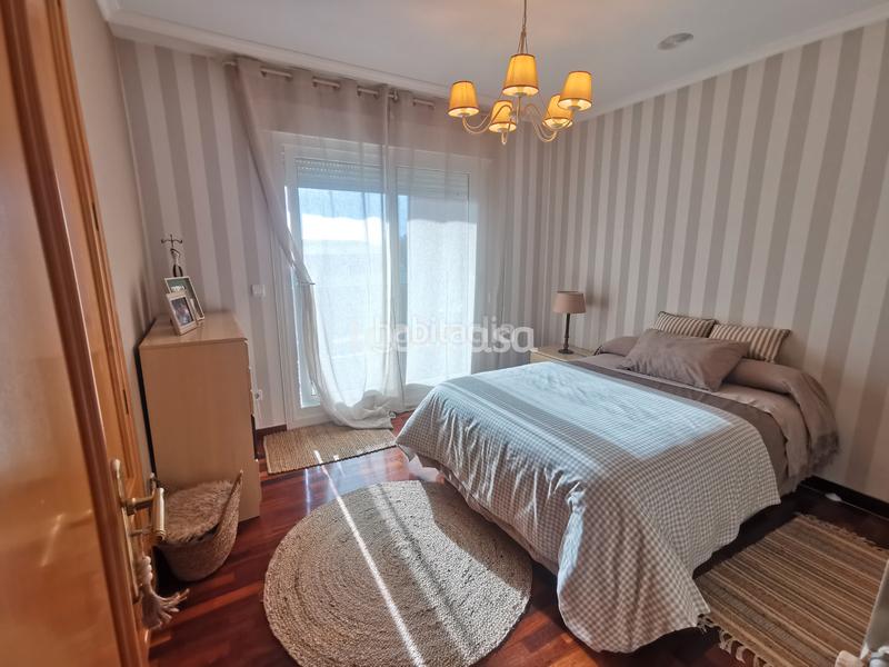 Foto e2a9845c-d0e0-4049-a0f8-da60a51f00fd. Casa adossada amb calefacció aparcament piscina a Sanxenxo