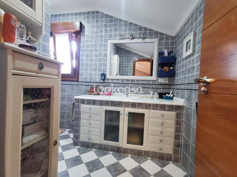 Foto 37cb055d-89c2-4509-b848-1430b032e1b4. Chalet -Dorrón. chalet independiente con jardín, barbacoa y terrazas desde donde se divisa el mar. en Sanxenxo
