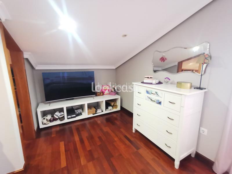 Foto 7af94590-90b8-41b7-b716-15dfe7f839da. Chalet -Dorrón. chalet independiente con jardín, barbacoa y terrazas desde donde se divisa el mar. en Sanxenxo