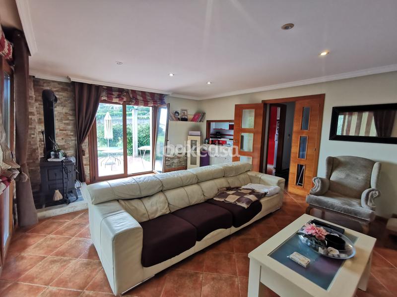 Foto ed6b0688-43f7-4f5b-9cdd-984e588dc4b3. Chalet -Dorrón. chalet independiente con jardín, barbacoa y terrazas desde donde se divisa el mar. en Sanxenxo